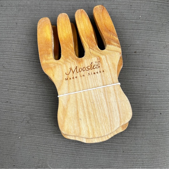 Moosies Solid Wood Alaska Made Claw Salad Pasta Server Set/2 - Picture 6 of 6